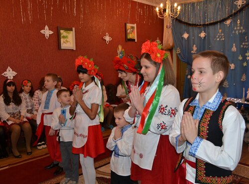 В Україні з краю в край ходить Святий Миколай…